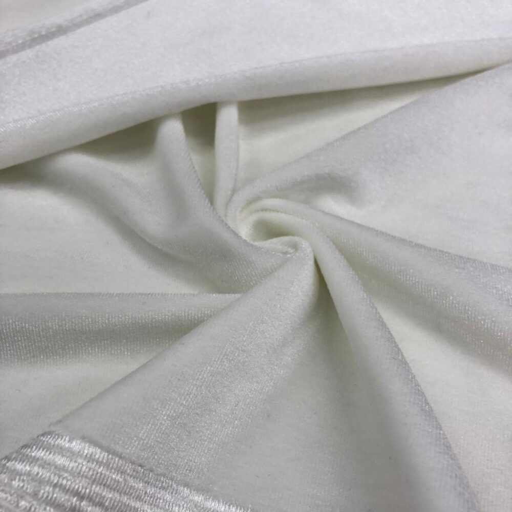 İpek Kadife Kumaş Kırık Beyaz İpek Kadife Kumaş Kırık Beyaz