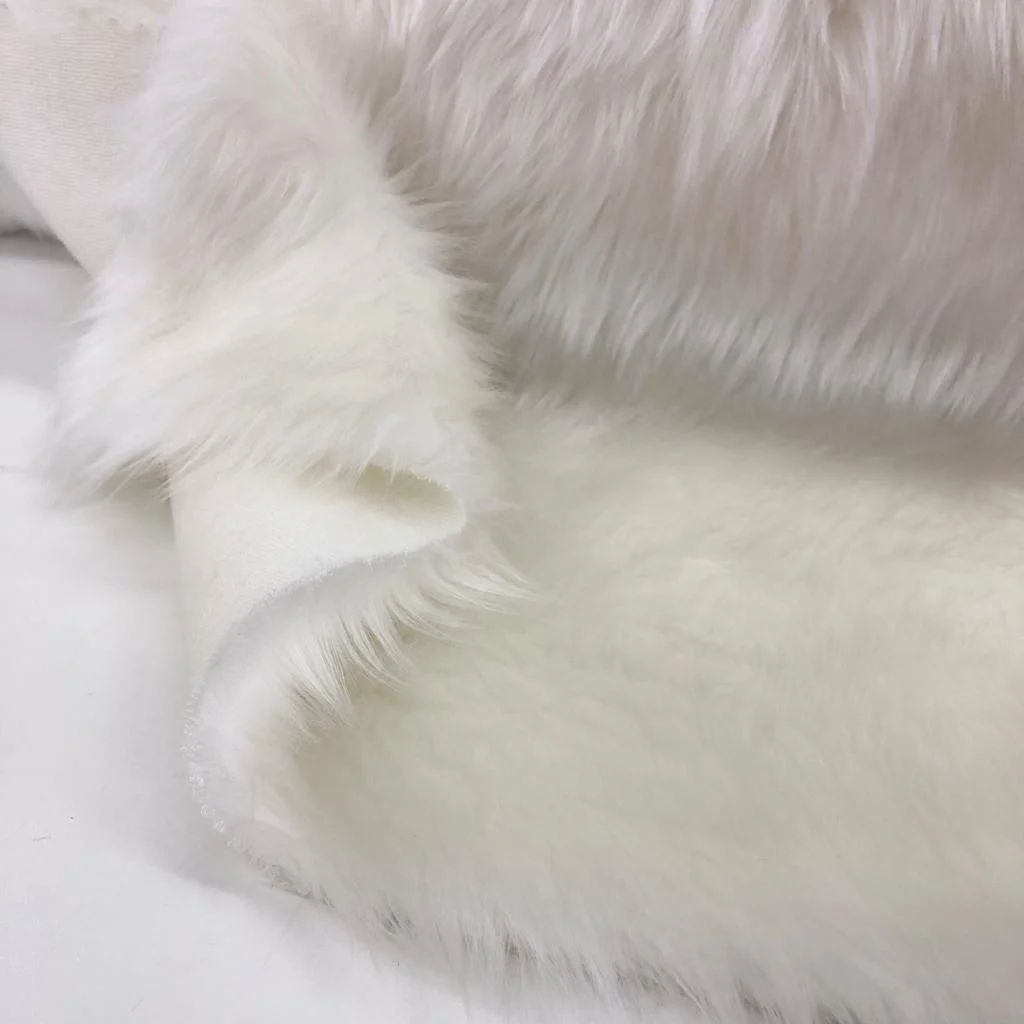 Uzun Tüylü Peluş Kumaş Kırık Beyaz