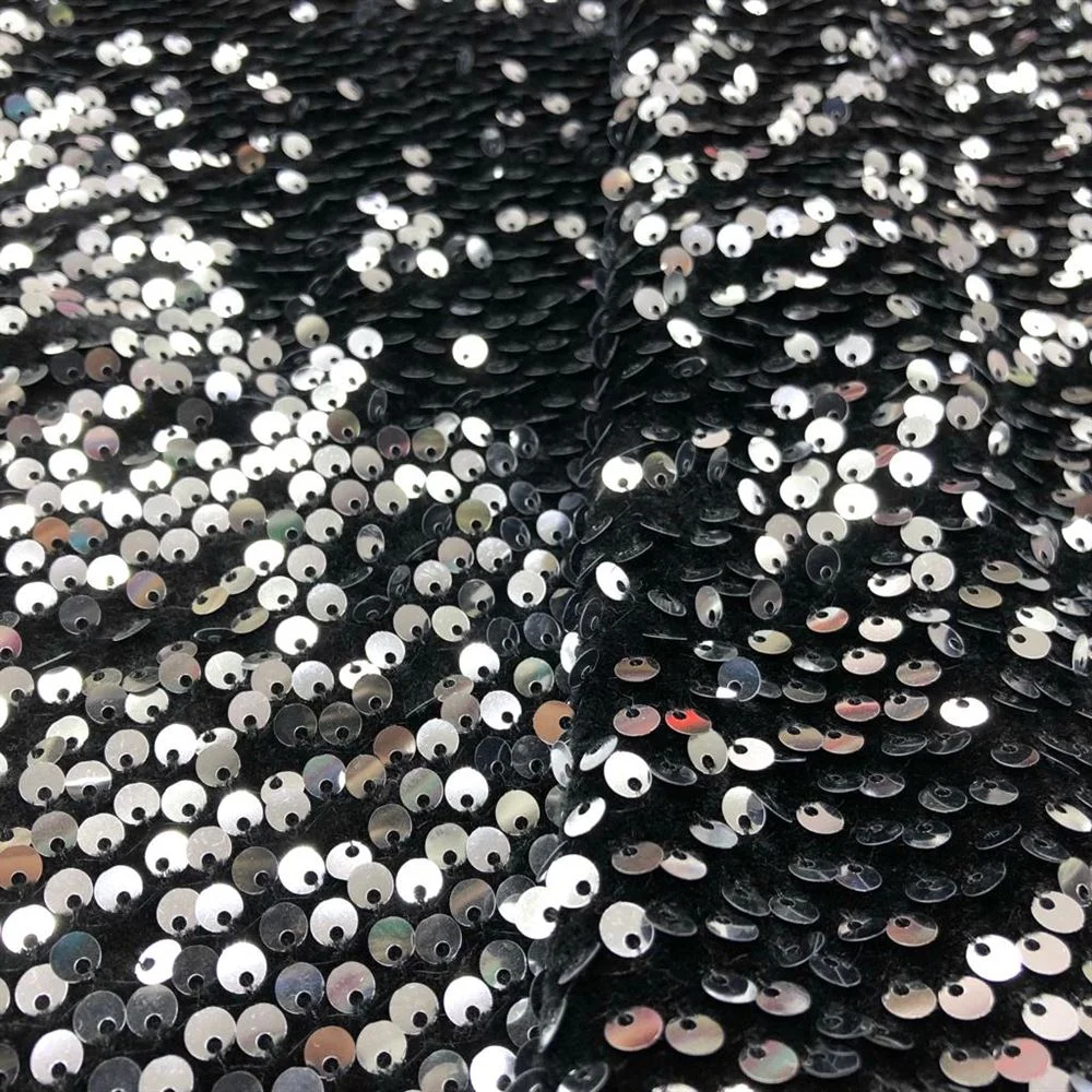 Kadife Üzerine Payet İşlemeli Kumaş Gümüş