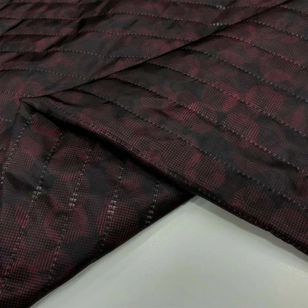 Desenli Kapitone Kumaş Bordo