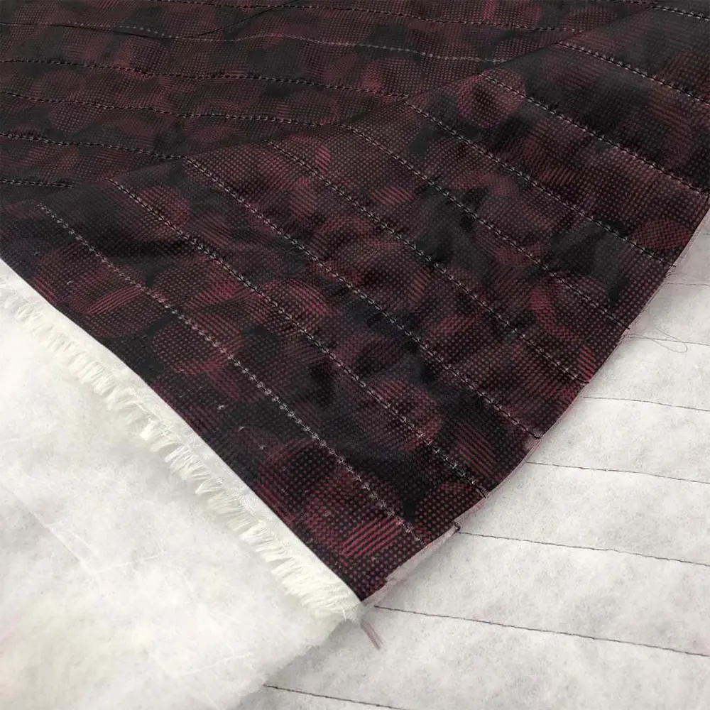 Desenli Kapitone Kumaş Bordo