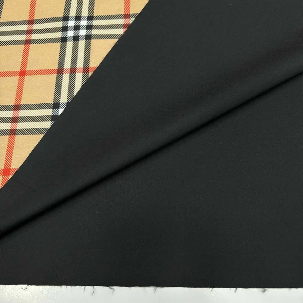 Burberry Astarlı Yağmurluk Kumaş Siyah