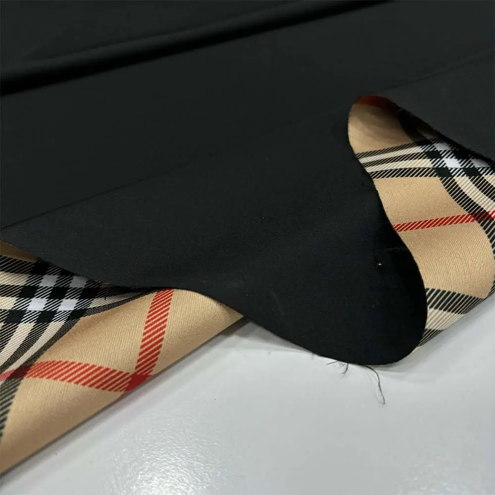 Burberry Astarlı Yağmurluk Kumaş Siyah