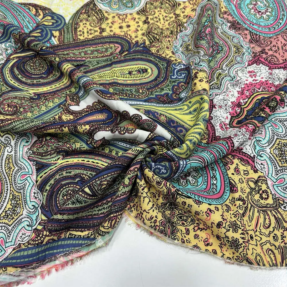 Desenli İpeksi Viskon Kumaş