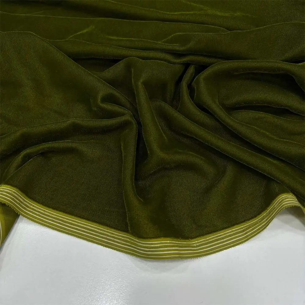 İpek Kadife Kumaş Açık Haki Yeşili