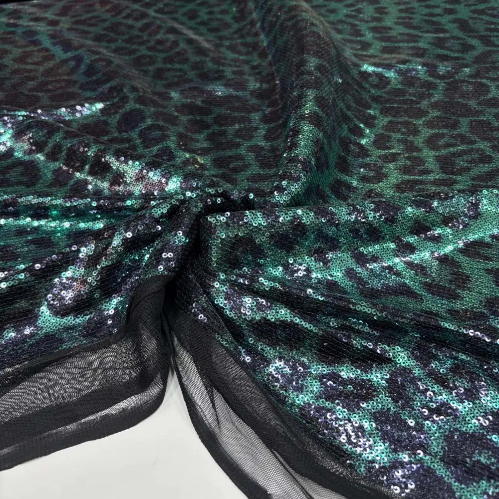 Leopar Desenli Payet Kumaş Yeşil Leopar Desenli Payet Kumaş Yeşil