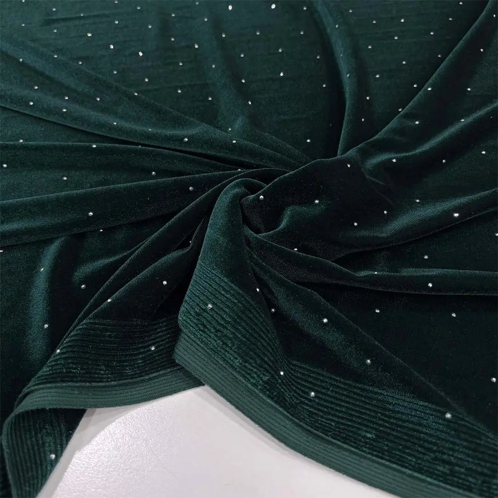 Taşlı Kadife Kumaş Zümrüt Yeşili