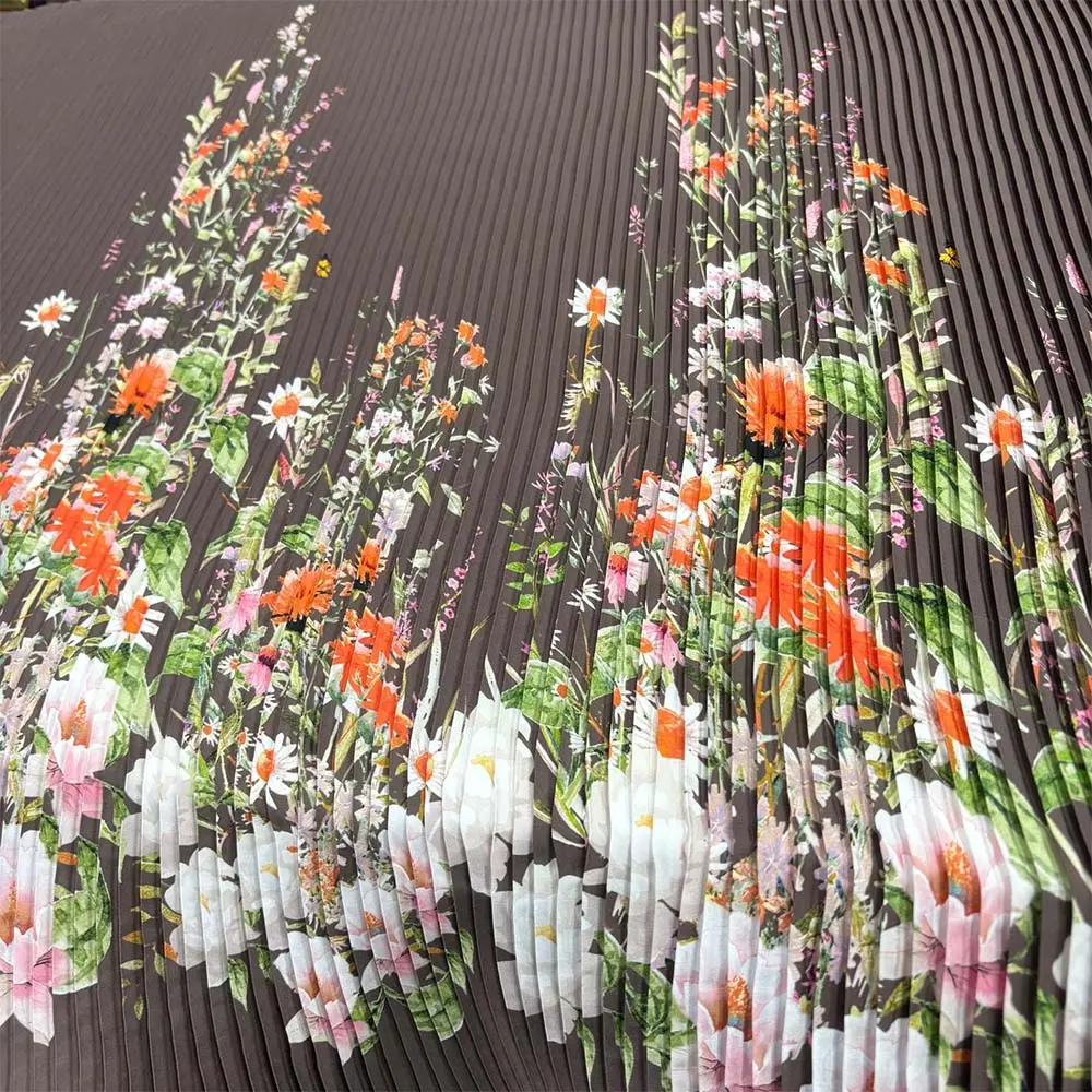 Piliseli İpek Desenli Saten Kumaş