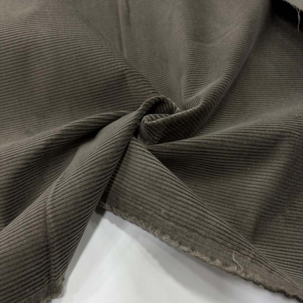 Cosserat Fransız Fitilli Kadife Kumaş Küf Yeşili Cosserat Fransız Fitilli Kadife Kumaş Küf Yeşili